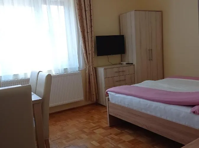 Pensionat Akac Vendeghaz 3*